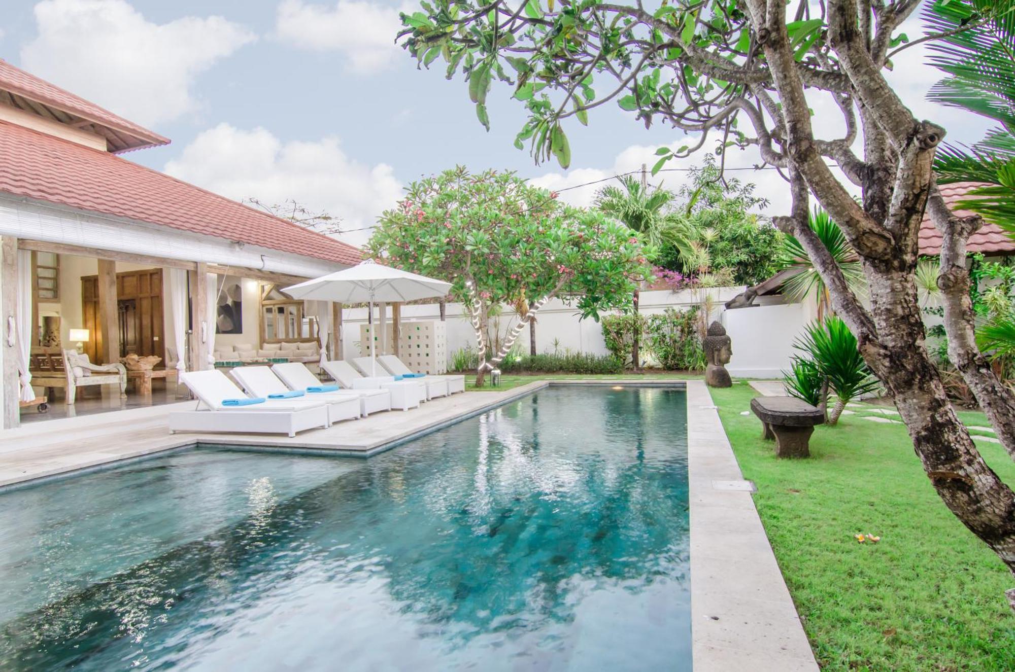 Luxurious&spacious 4br In Villa Seminyak (Bali)